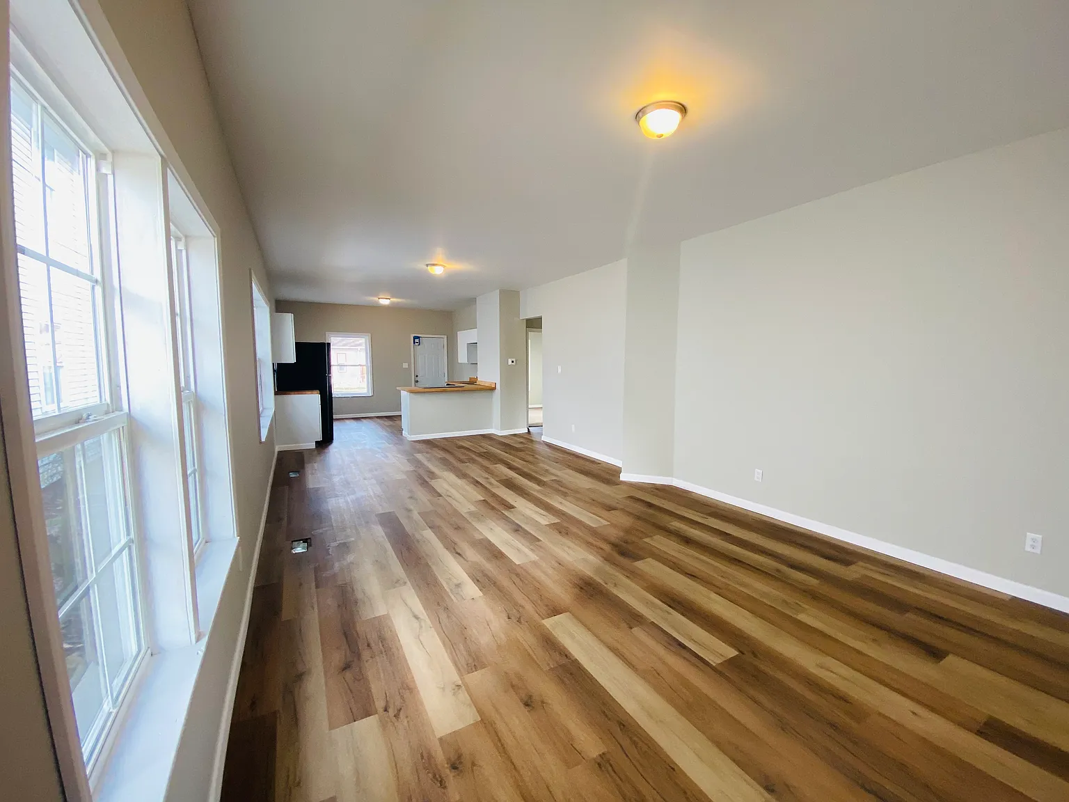 2 bed, 1120 sqft, $1,300 — Photo 4