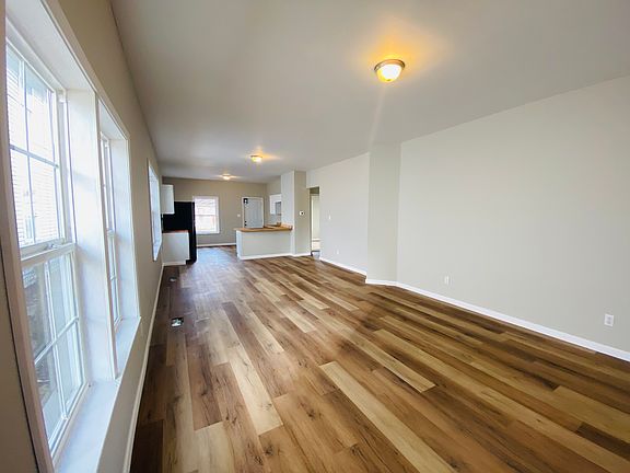 4th image of 1134 N Rural St