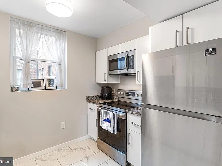 55 M St NW #202 — Photo 12