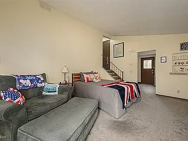 2 bed, 728 sqft, $1,050 — Photo 2