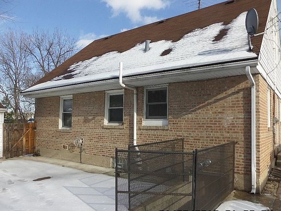 3rd image of 828 N Justina St