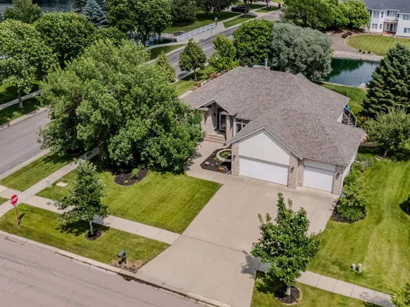 2804 32nd St S, Fargo, ND 58103