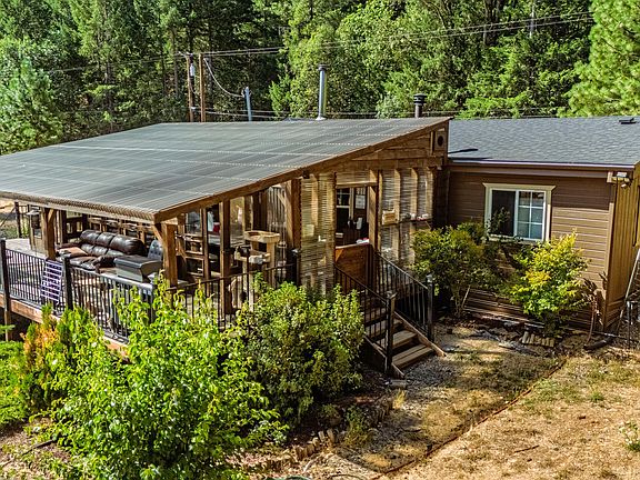 2nd image of 110 Pine Tree Way