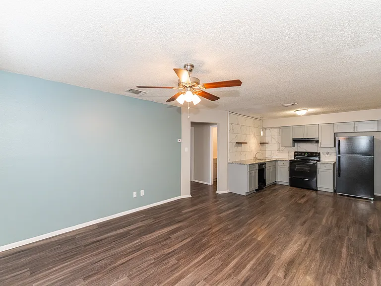 400 Rosewood apartments — Photo 14