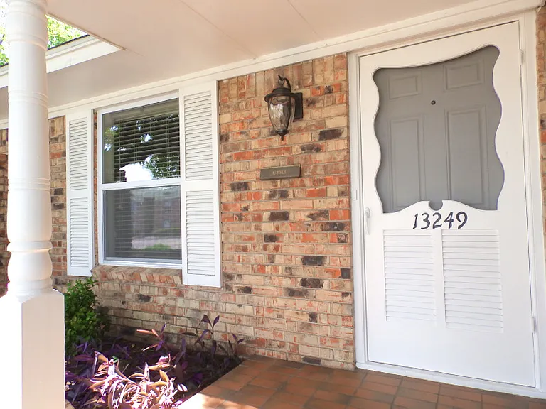13249 Kit Ln — Photo 2