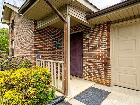 3rd image of 1148 Fielding Dr
