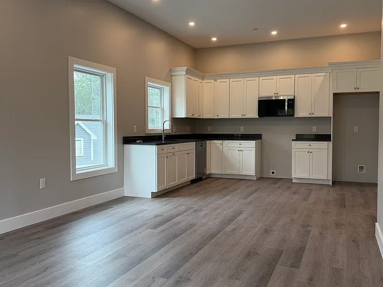 251 Sladen St #307 — Photo 16