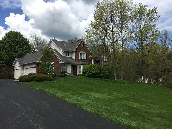2nd image of 1 Vineyard Hl