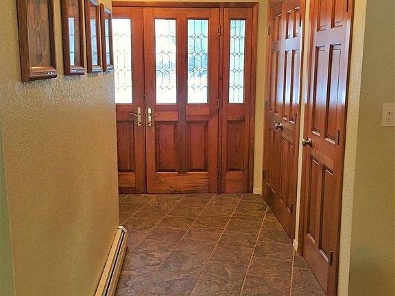 3rd image of 2214 Beech Dr