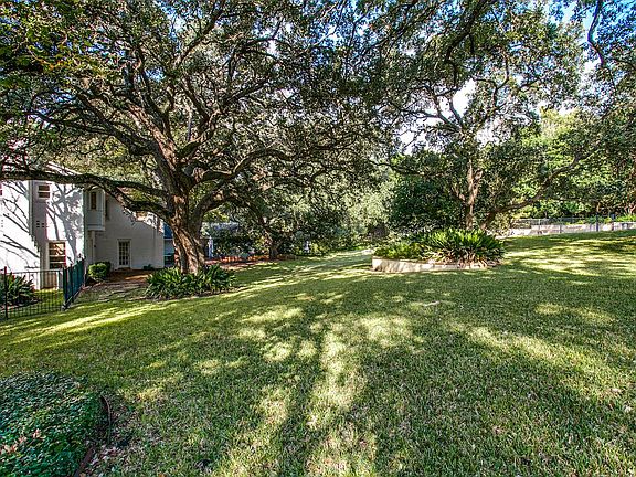 4th image of 789 Grandview Pl
