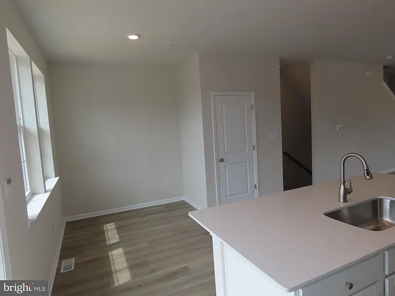 3080 Martha Way — Photo 7