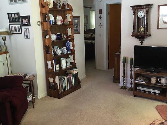 4th image of 612 N 10th Ave