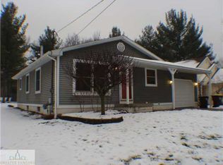 6423 Lake Dr, Haslett, MI 48840