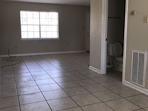 5th image of 40429 W Hernandez Ave APT 1