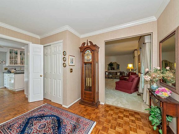 3rd image of 7123 Hamilton Hills Dr