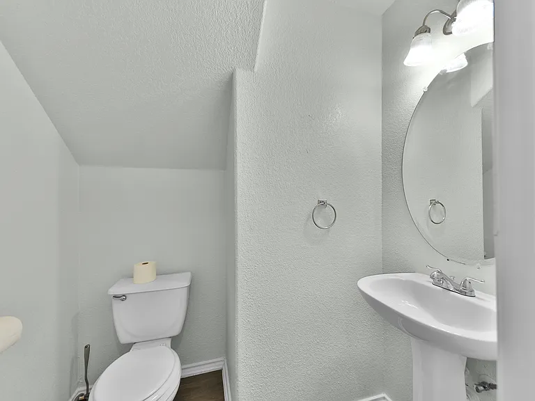 210 Hallie Pass — Photo 13