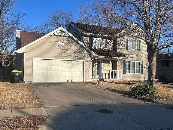 2nd image of 112 N White Clover Dr
