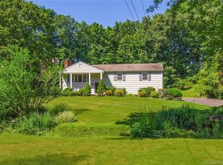 4 Meadowbrook Ln, Westport, CT 06880