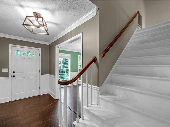 4th image of 4476 Rivoli Dr