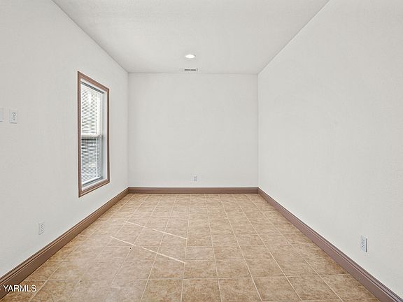 5th image of 420 Mapleway Rd