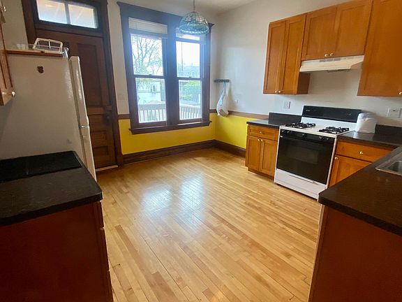 5th image of 2735 N Kedzie Ave APT 2
