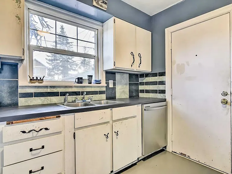 8311 NE Sacramento St — Photo 23