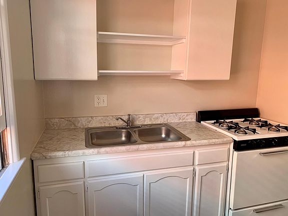 5th image of 11160 Massachusetts Ave #5