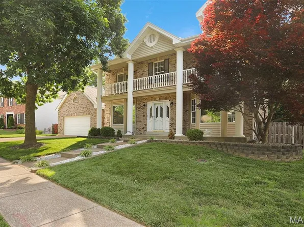 61 Moselle Ct, Florissant, MO 63031