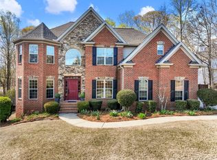 3926 Thompson Lake Dr, Buford, GA 30519