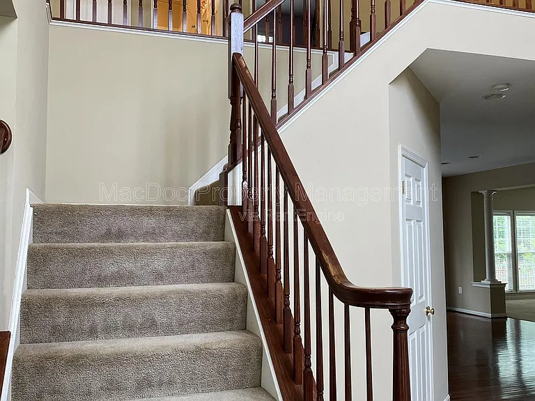 121 Riggs Rd — Photo 4