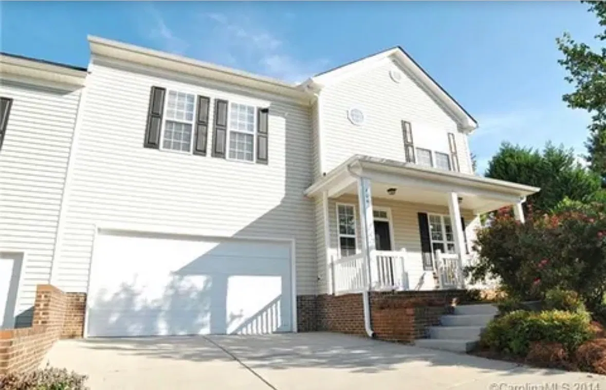 3 bed, 2.5 bath, 2072 sqft, $3,500 — Photo 1