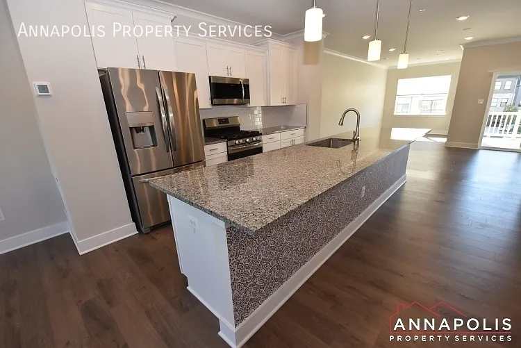 604 Chalcedony Ln — Photo 2