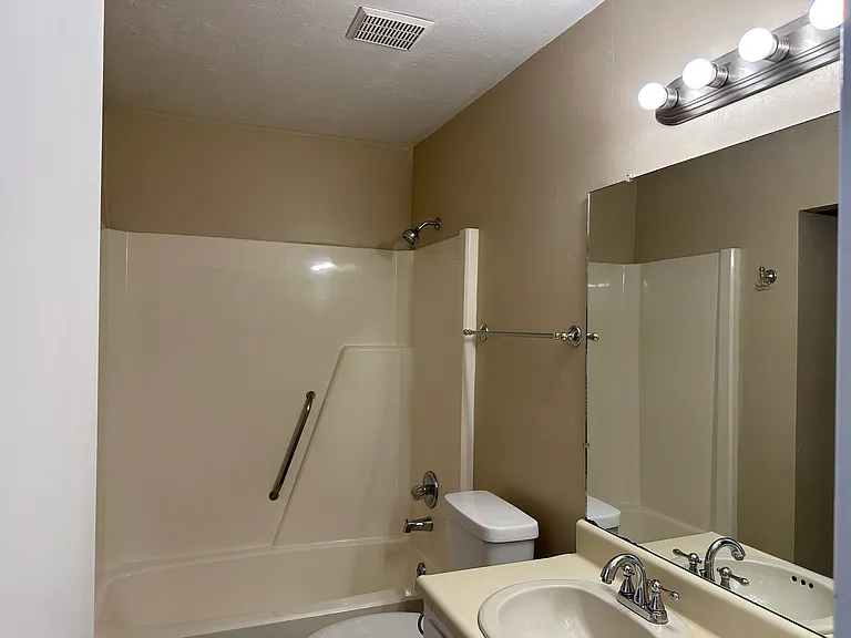 2400 Talco Hills Dr — Photo 20