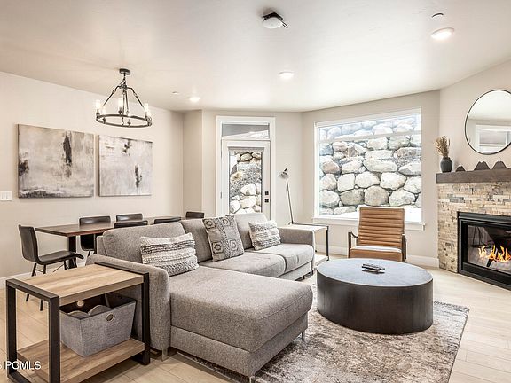 2nd image of 909 W Peace Tree Trl #206