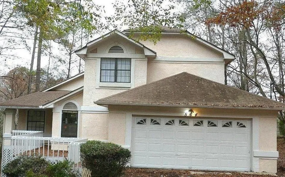 564 Lake Dr