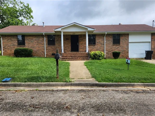 3306 Hanna St, Tuskegee, AL 36083