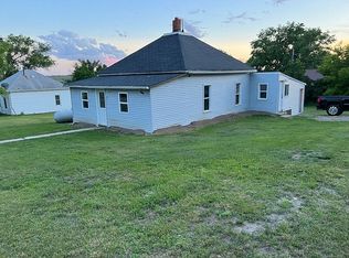 123 3rd Ave NE, Kenmare, ND 58746