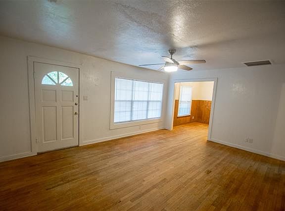 3rd image of 1315 Margie St
