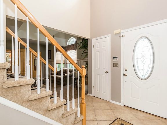 3rd image of 14 Lilac Ln