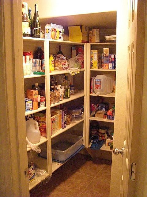 KITCHEN PANTRY