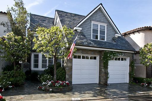 1st image of 910 Zurich Cir
