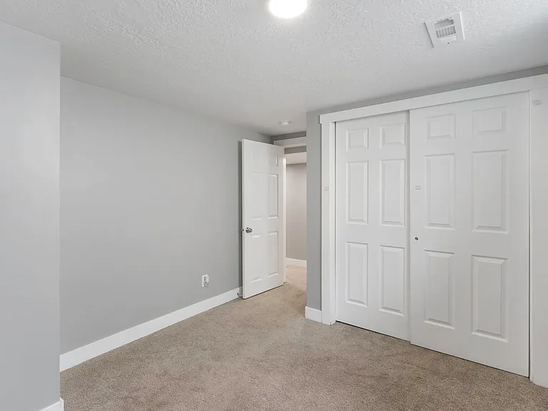 4085 S Olympic Way — Photo 10