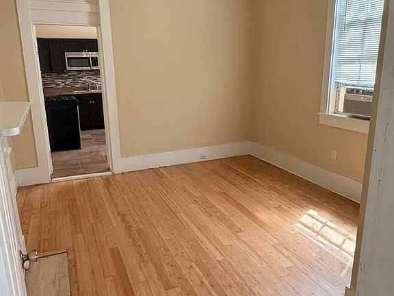3rd image of 2909-2911 Orleans Ave #2909