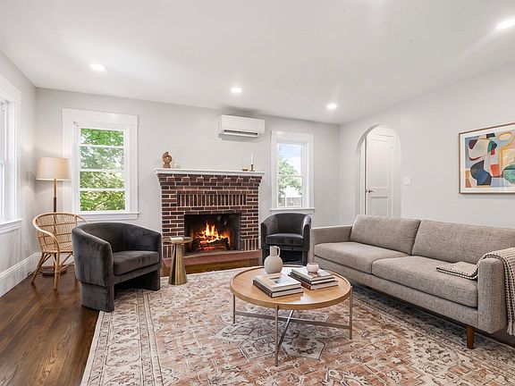5th image of 480 Summer St