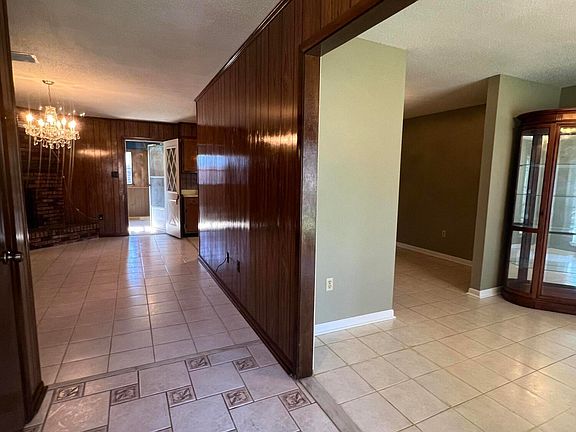 2nd image of 600 Kimberly Dr