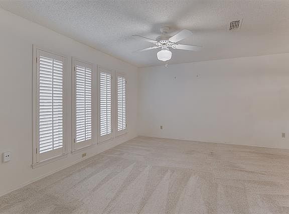 5th image of 1805 Park Hill Dr