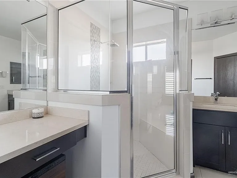 2707 El Jardin — Photo 13