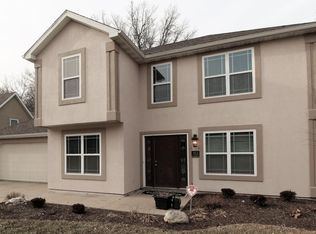 413 N Village Cir, Columbia, MO 65203