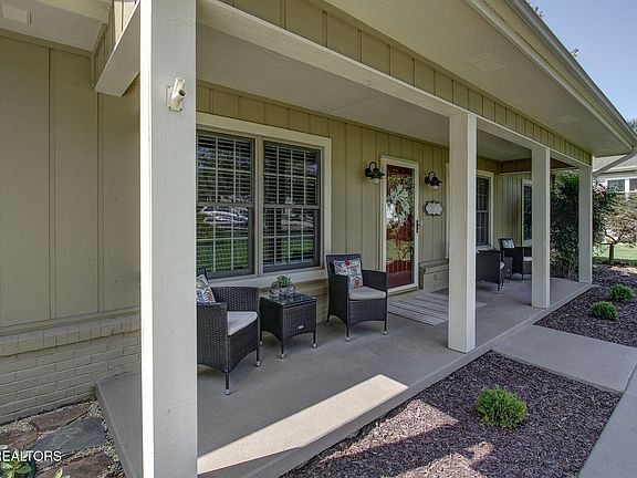 2nd image of 322 Saligugi Ln