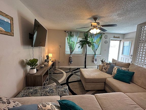 3rd image of 8443 Gulf Blvd APT F28